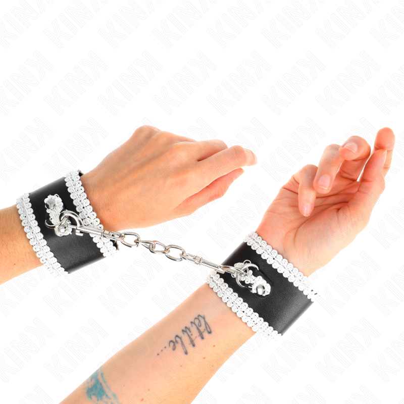 Kink - Zwarte Polsbandjes Met Verstelbare Witte Decoratieve Kant 20-23 cm X 5,5 cm